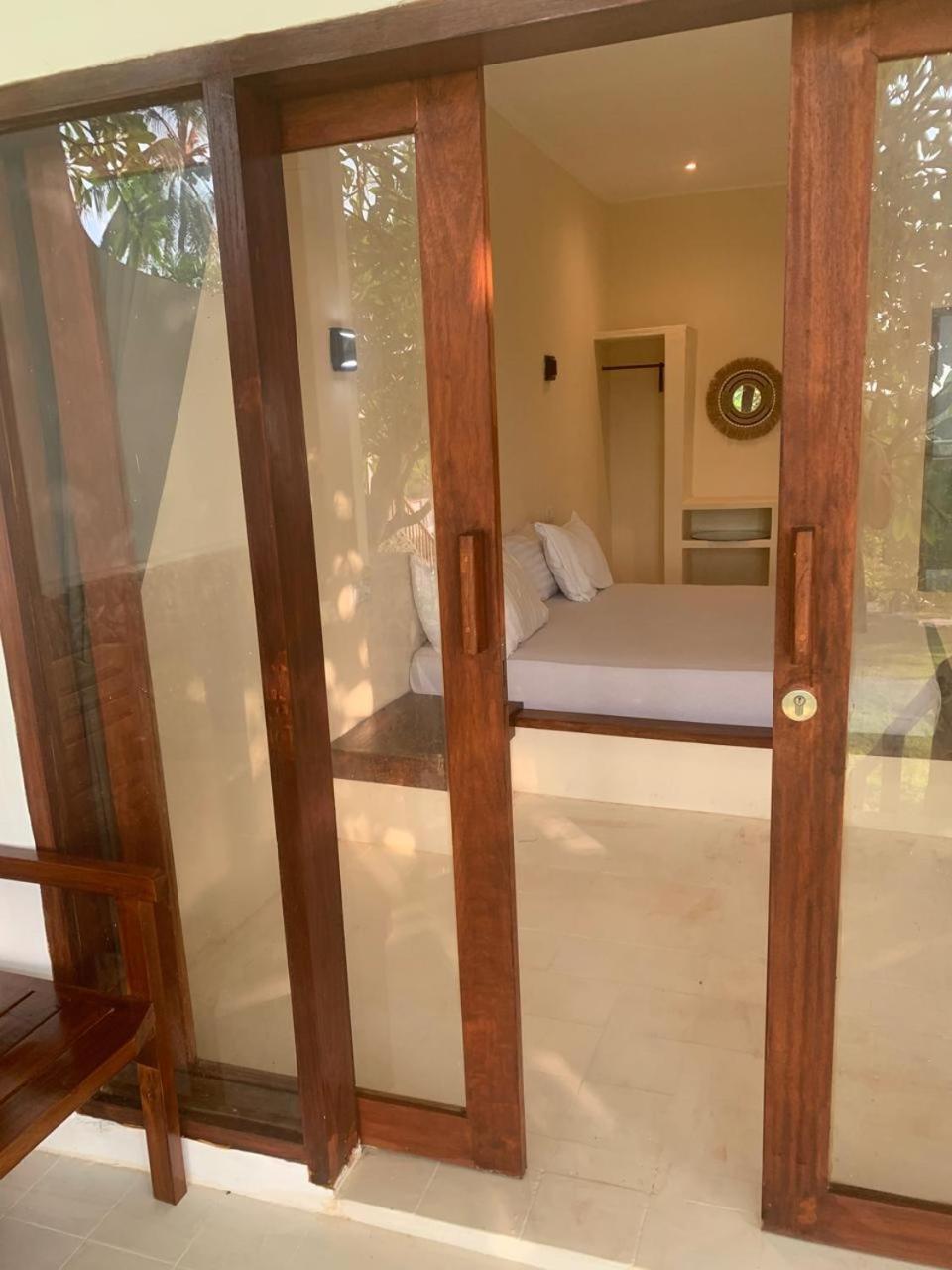 Lombok Coconut Hotel Mangsit ภายนอก รูปภาพ