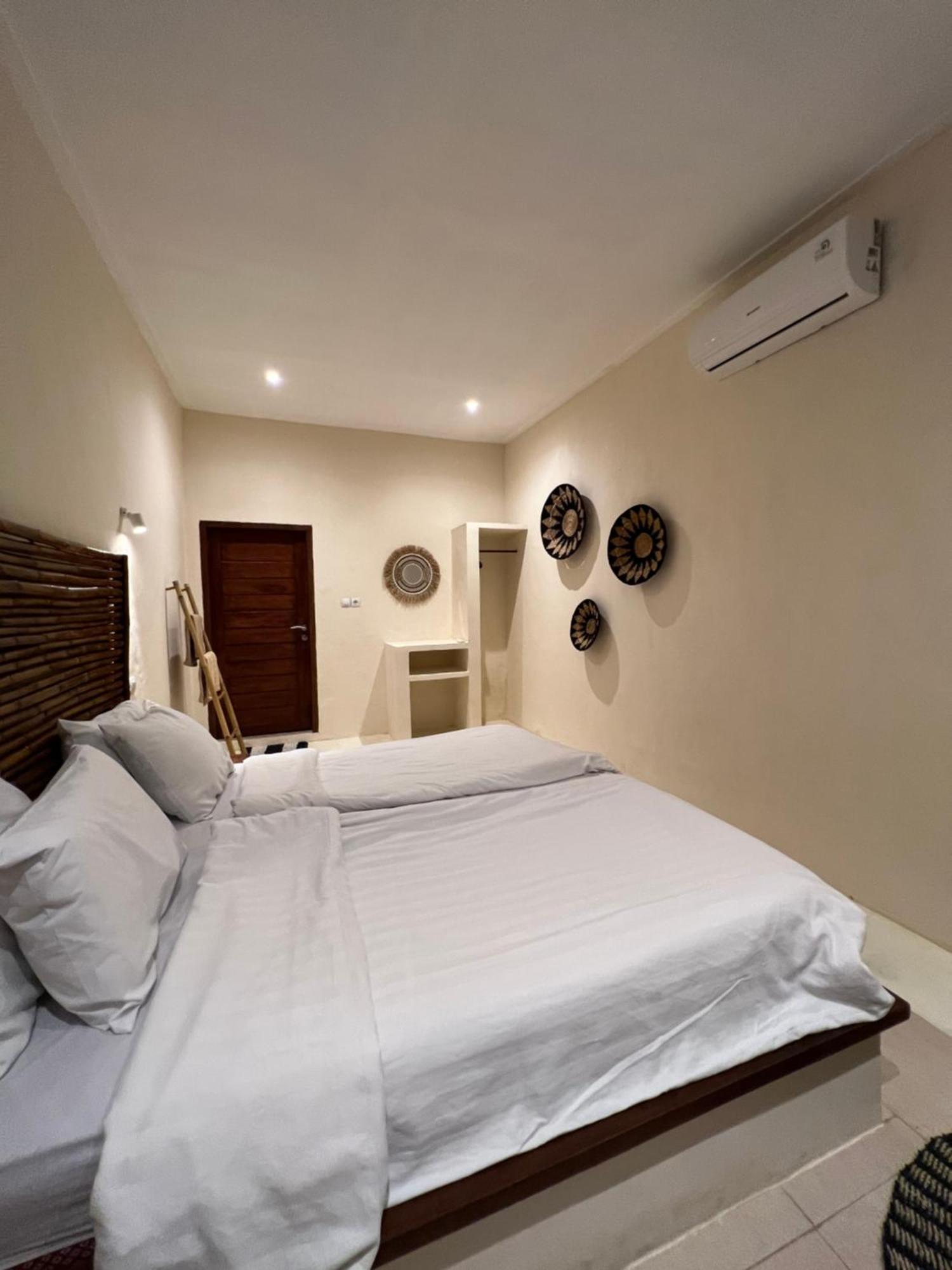 Lombok Coconut Hotel Mangsit ภายนอก รูปภาพ